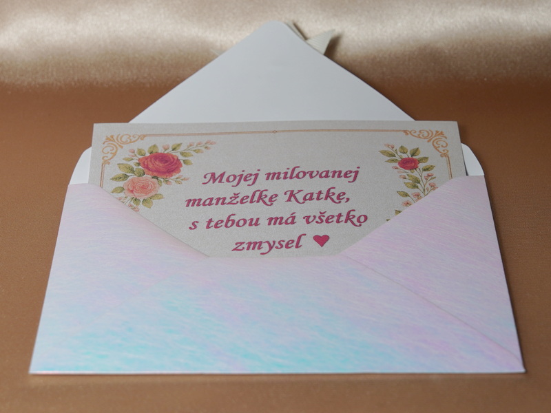 Osobné venovanie k darčeku na luxusnom vizitkovom papieri v perleťovej obálke